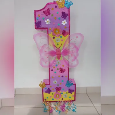 Piñata Personalizada del Número 1 con Mariposas