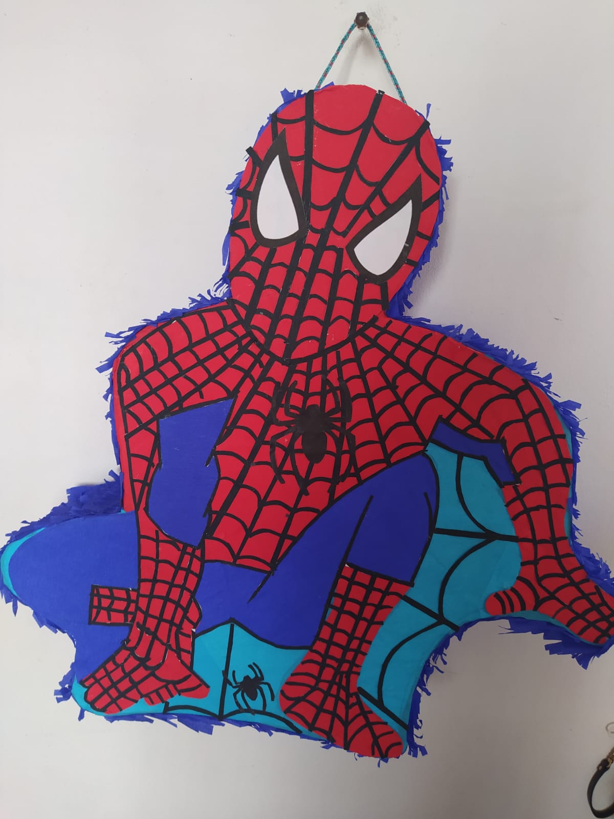 Piñata del Hombre Araña para Fiestas Temáticas de Superhéroes